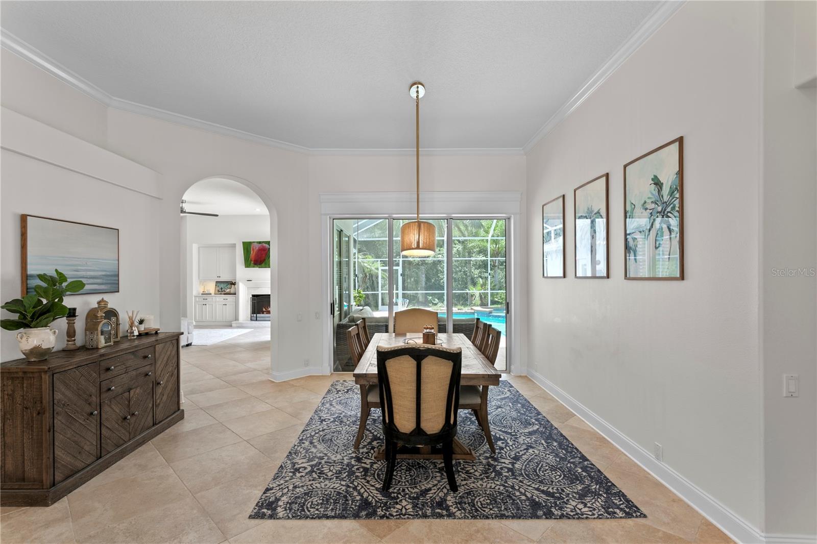 6123 SAVOY CIR