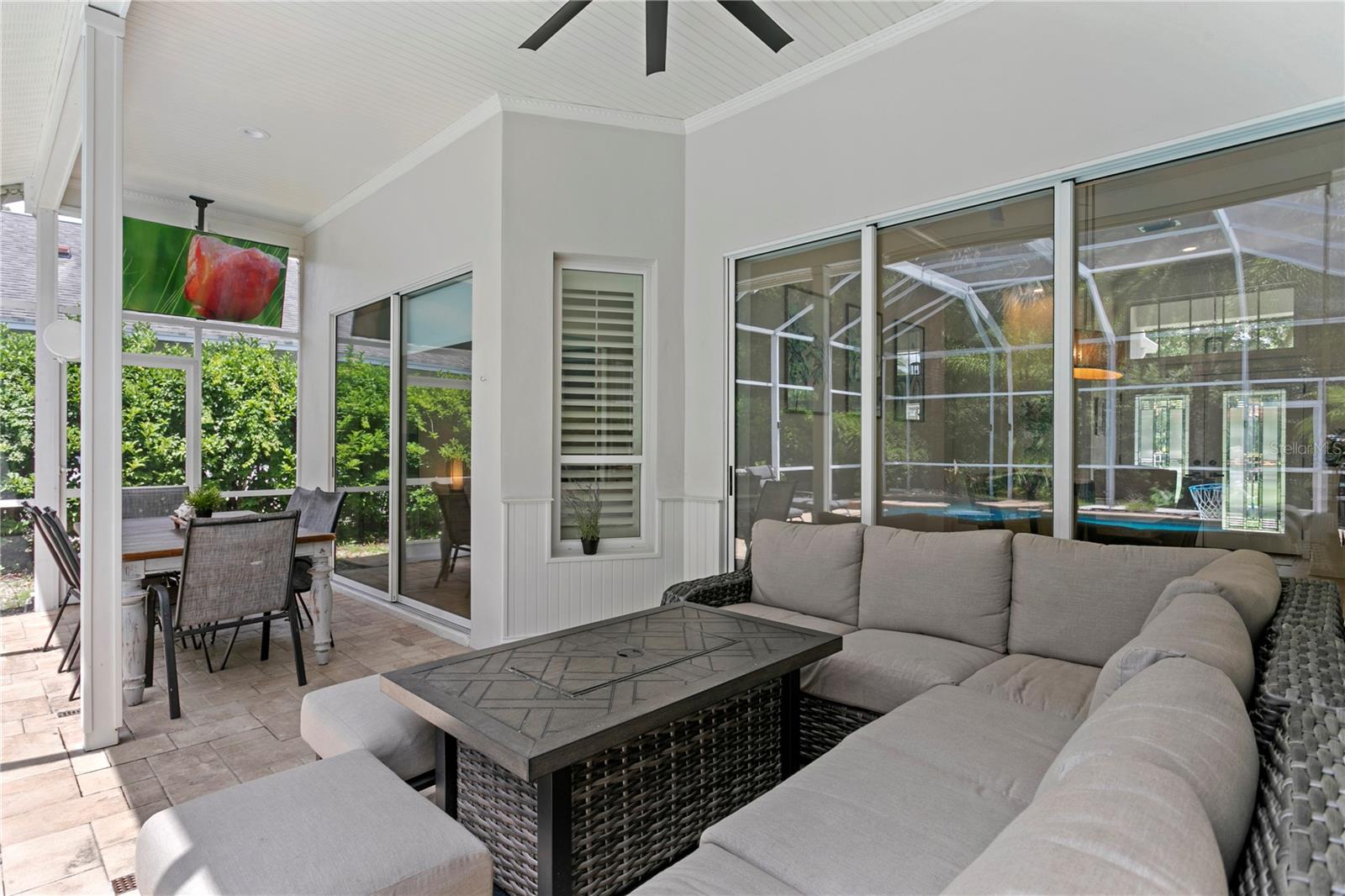 6123 SAVOY CIR