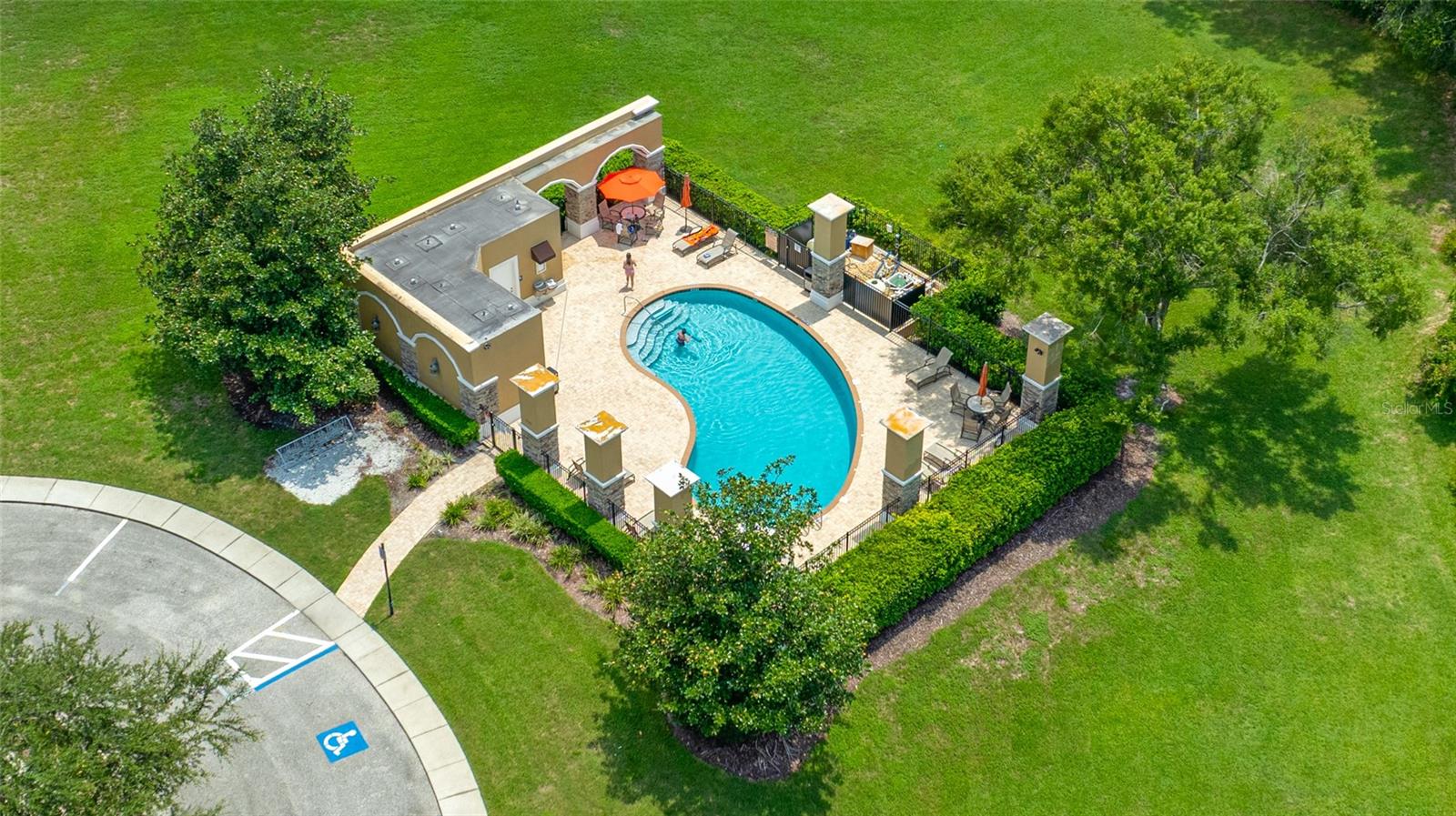 2923 DEVONOAK BLVD