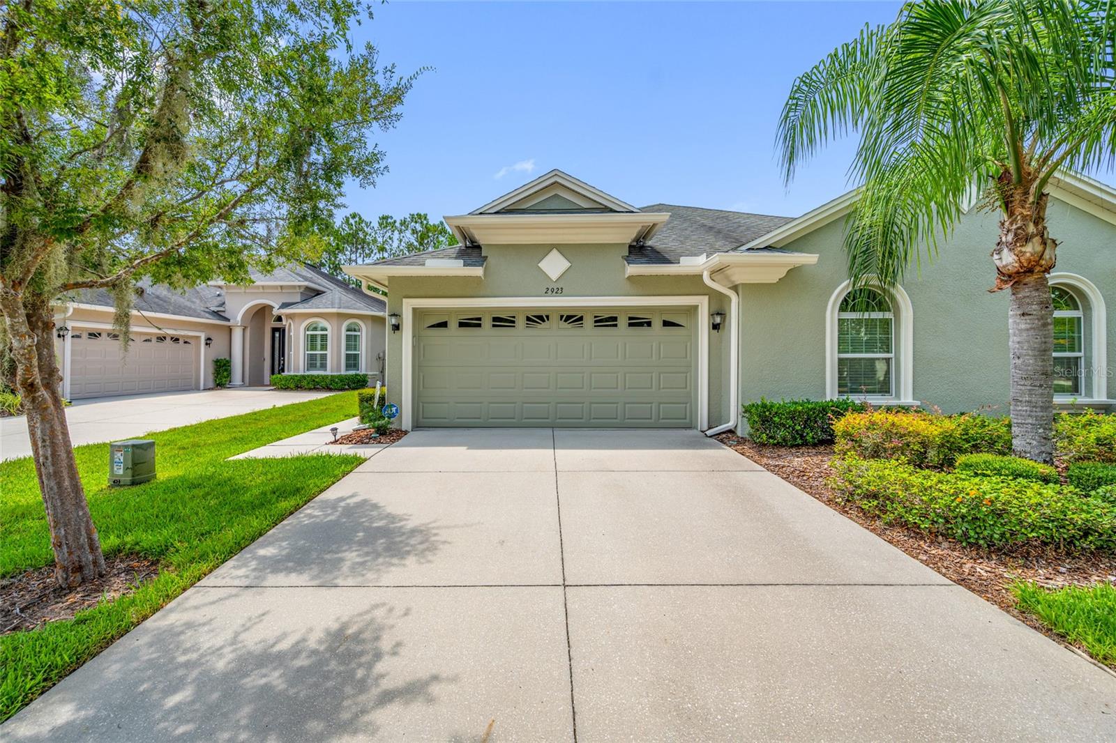 2923 DEVONOAK BLVD