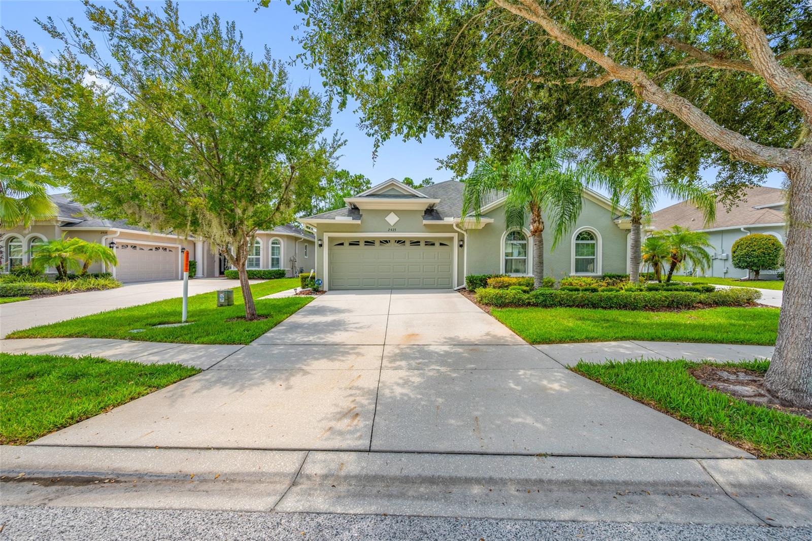 2923 DEVONOAK BLVD