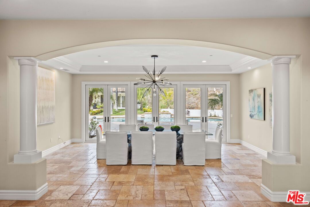 25043 Abercrombie Ln