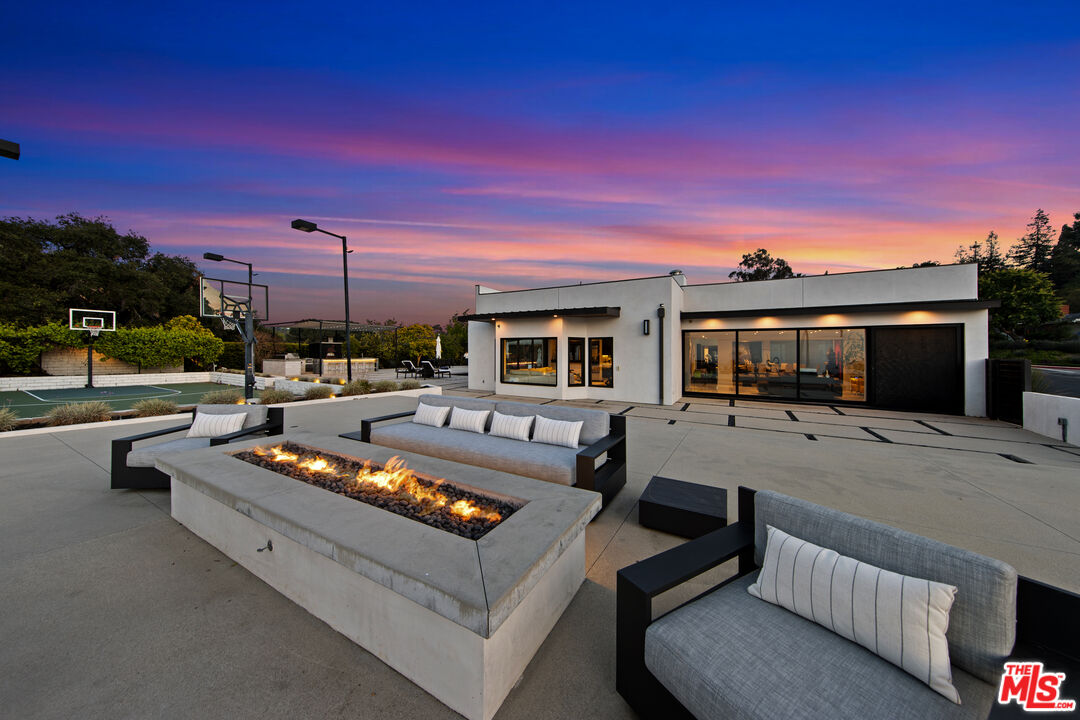 3144 Corda Dr