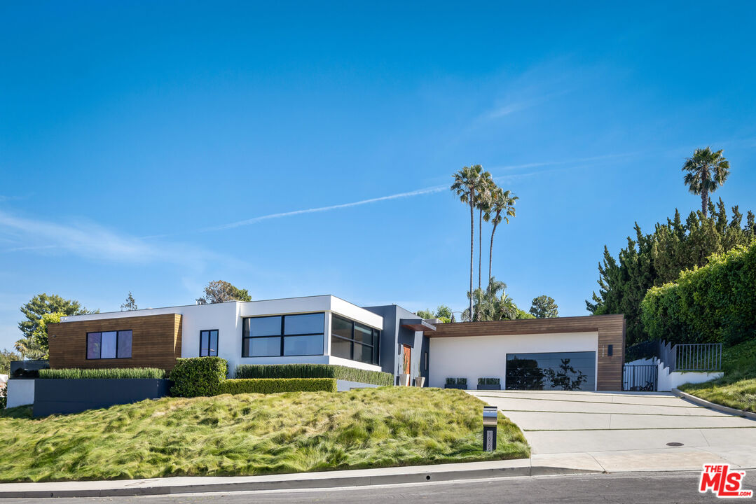 16366 Sloan Dr