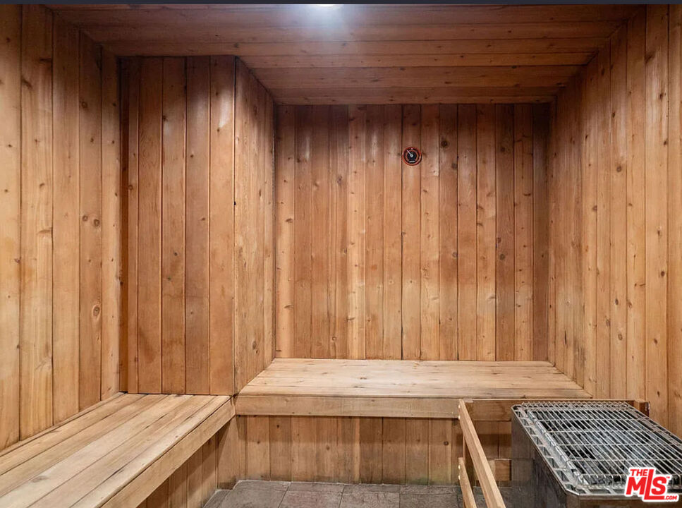 6425 Green Valley Cir Unit: 302