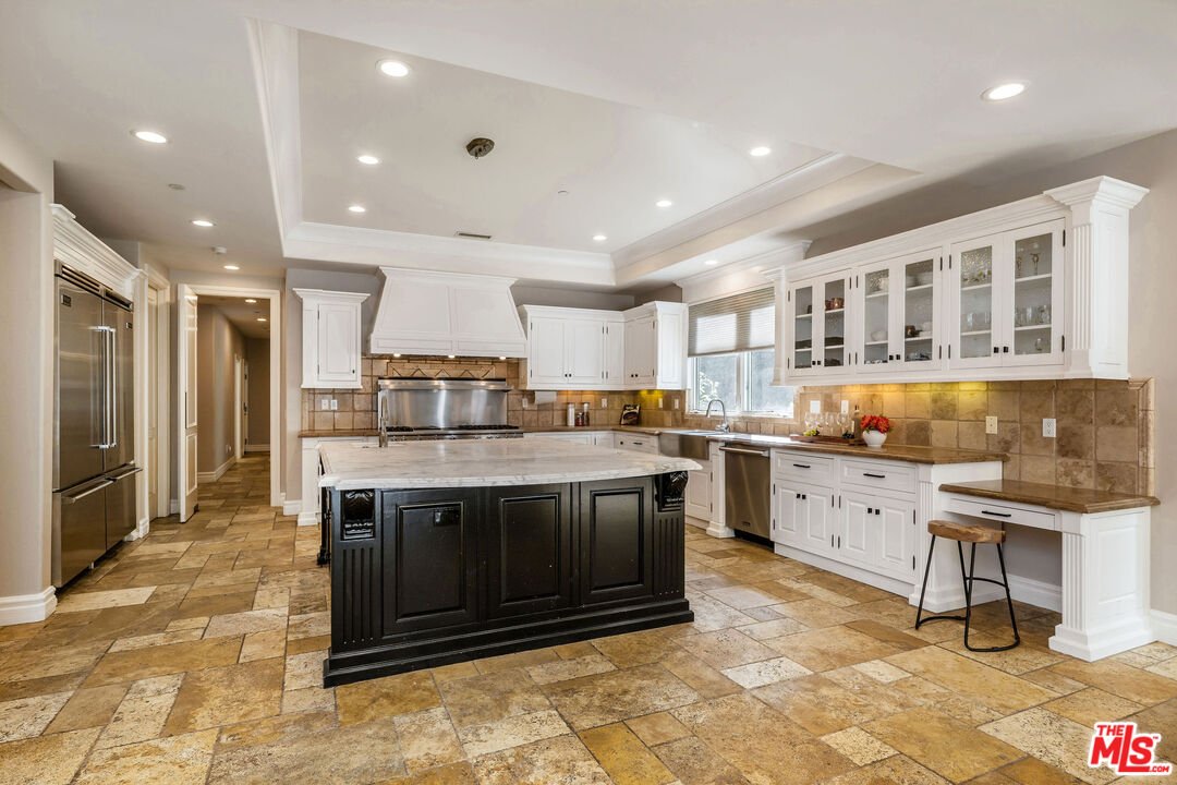 25043 Abercrombie Ln