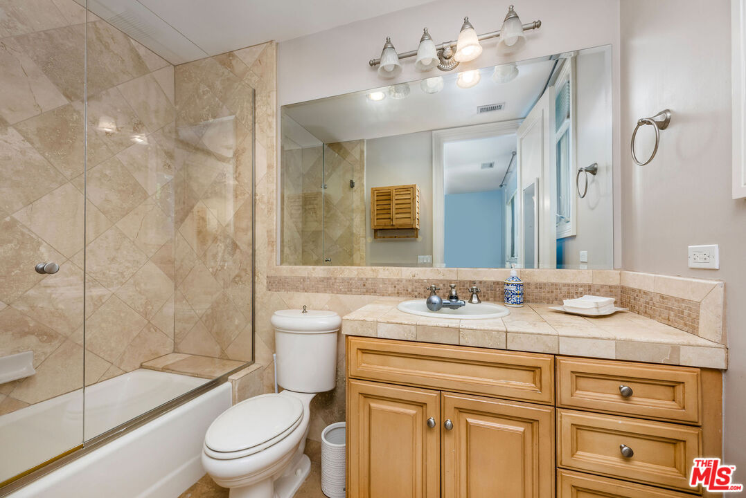 25043 Abercrombie Ln