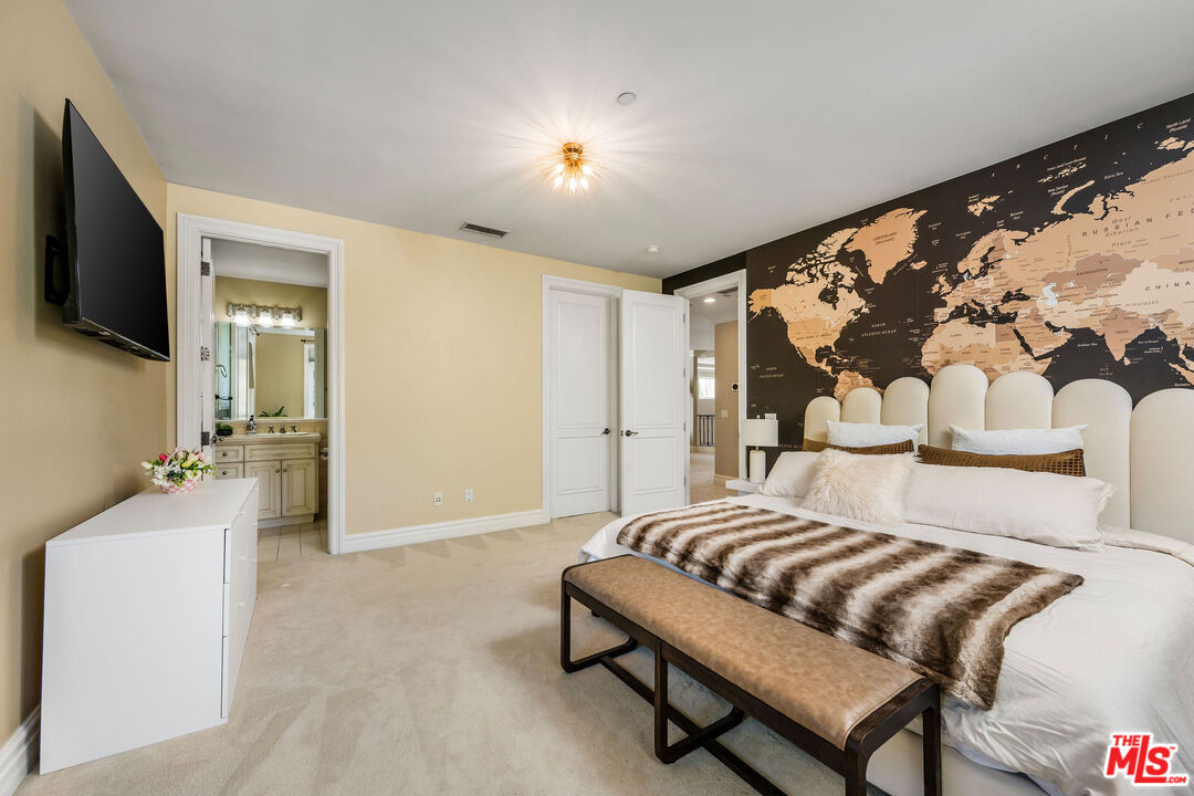 25043 Abercrombie Ln