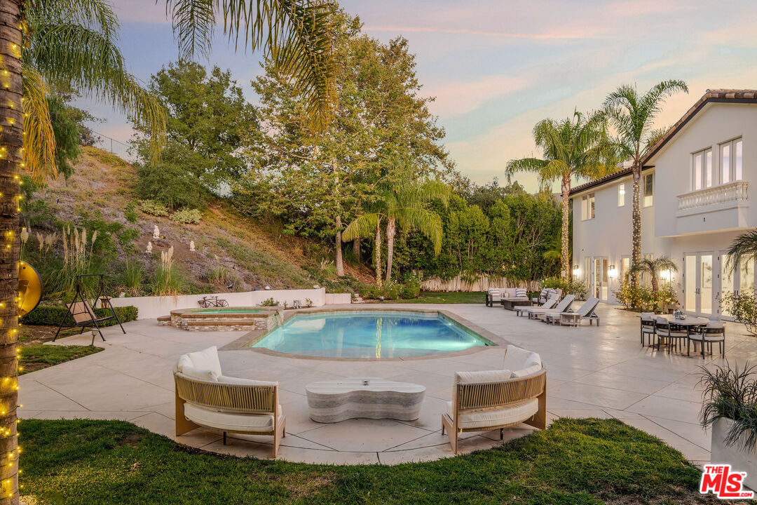 25043 Abercrombie Ln