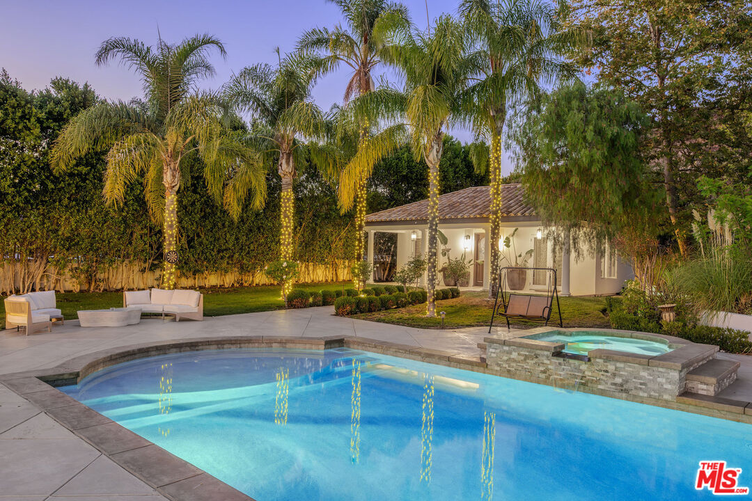 25043 Abercrombie Ln