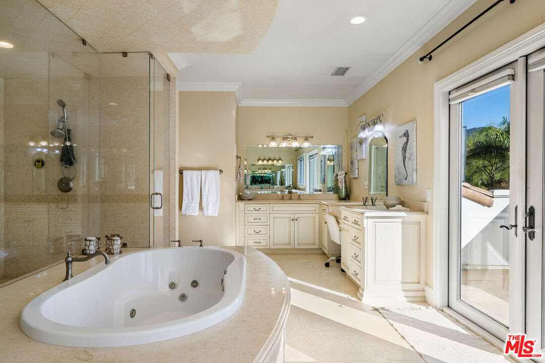 25043 Abercrombie Ln