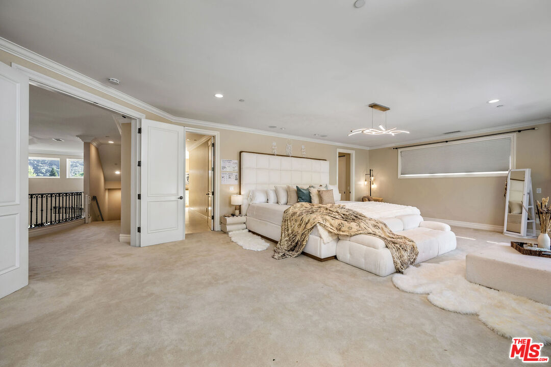 25043 Abercrombie Ln