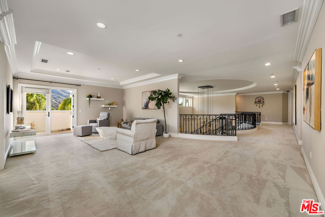 25043 Abercrombie Ln