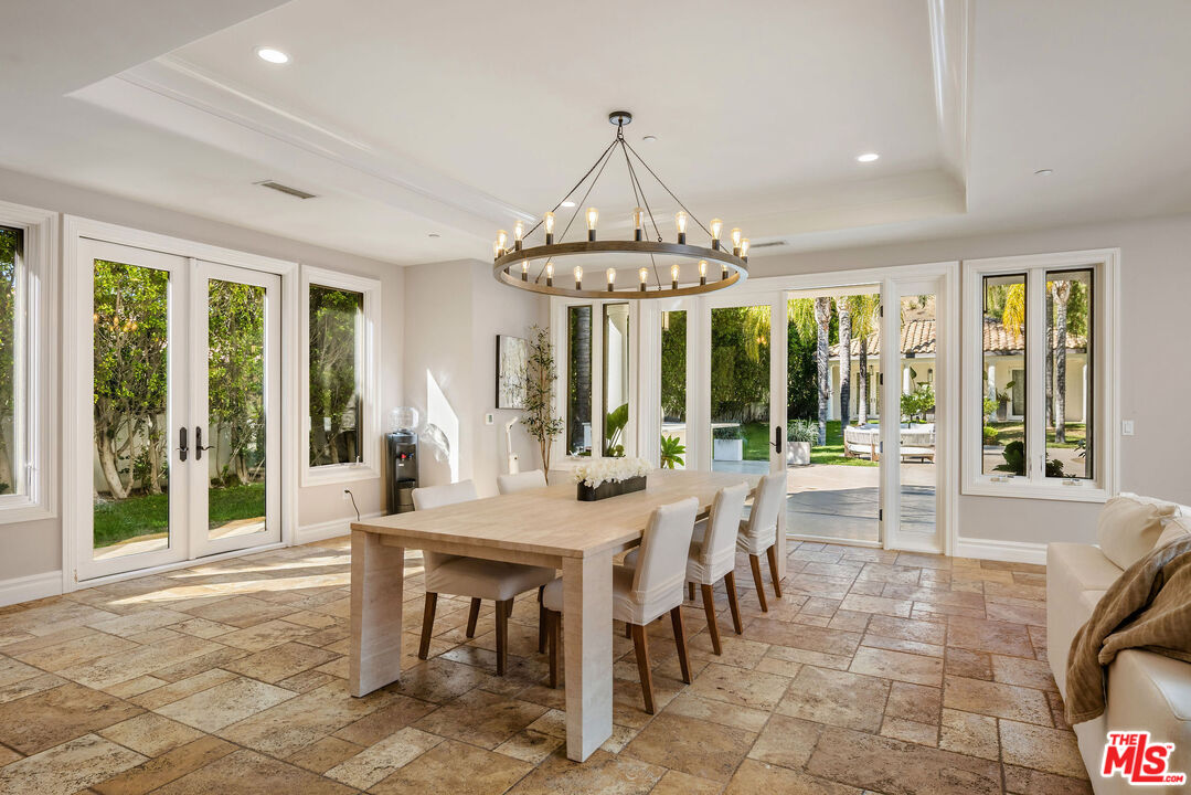 25043 Abercrombie Ln