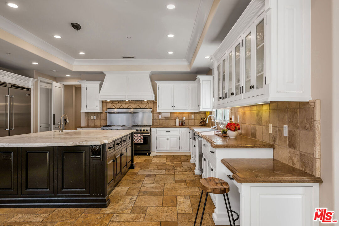 25043 Abercrombie Ln