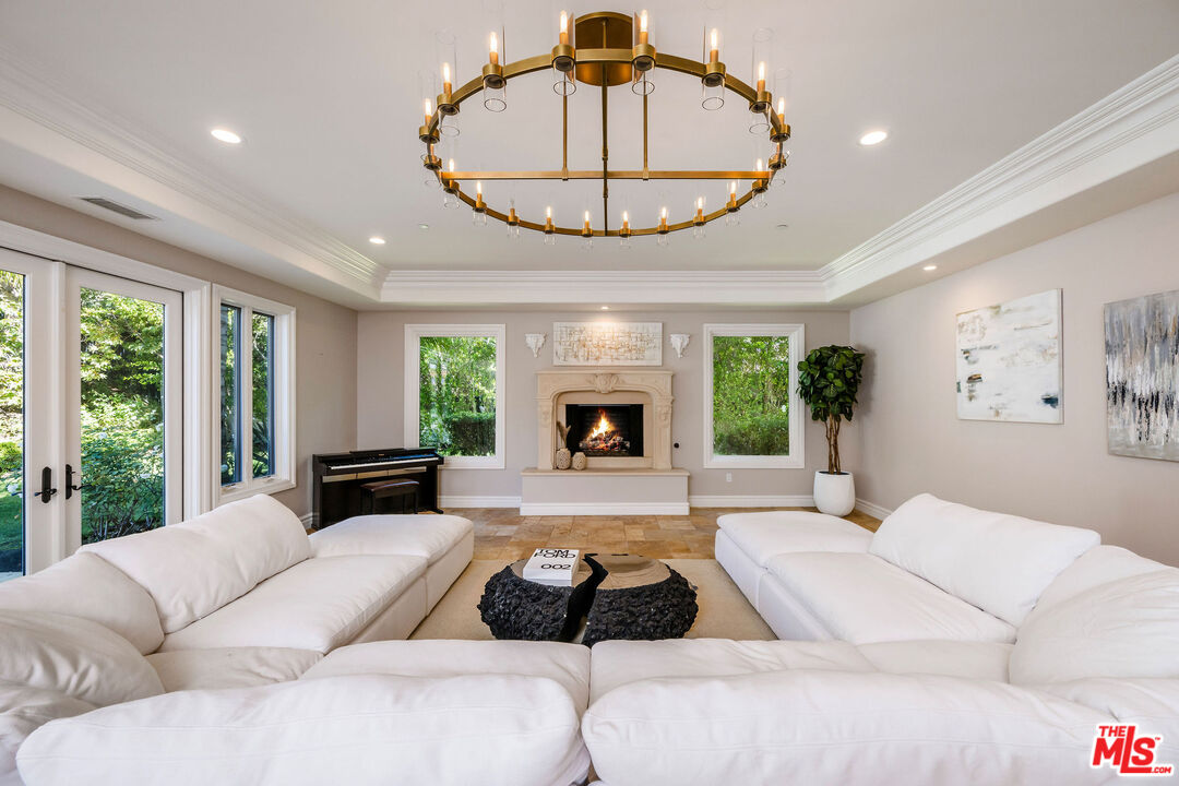 25043 Abercrombie Ln