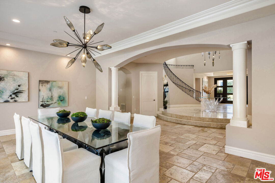 25043 Abercrombie Ln