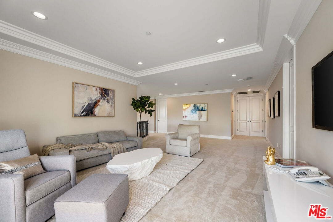 25043 Abercrombie Ln