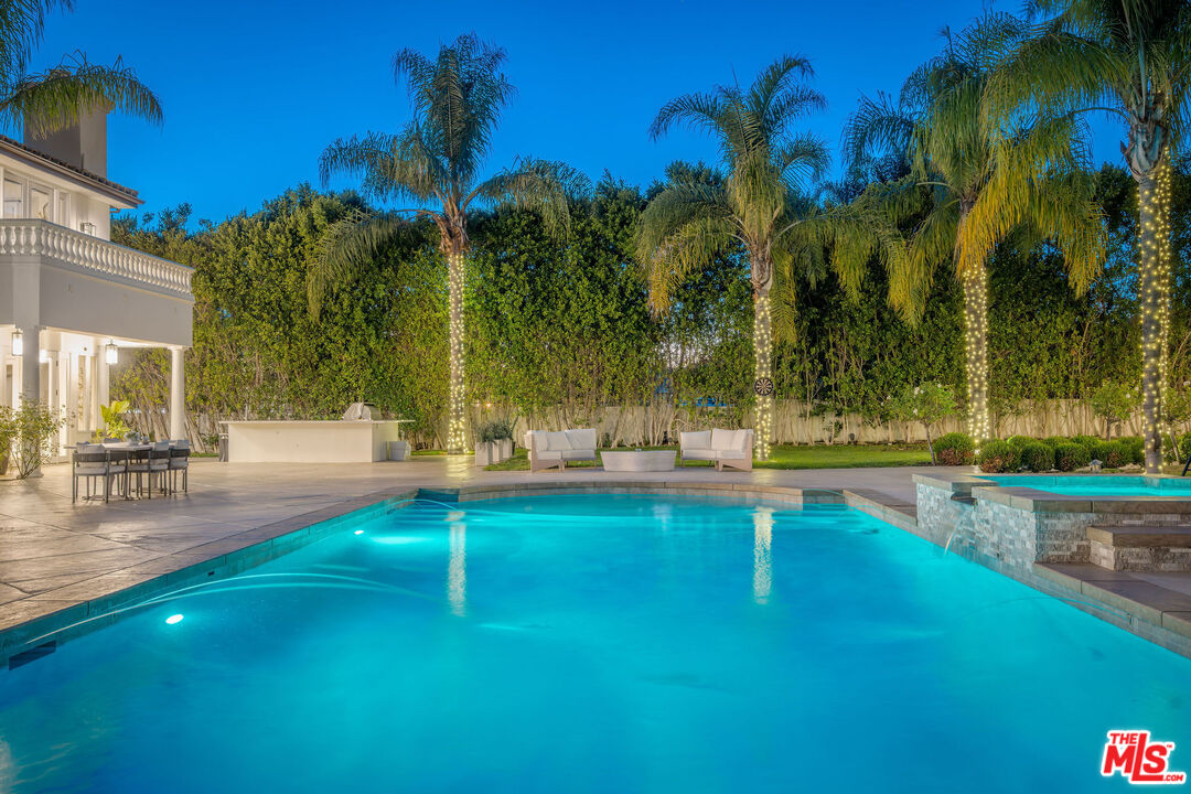 25043 Abercrombie Ln