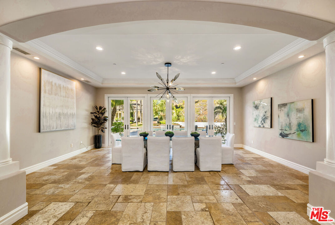 25043 Abercrombie Ln