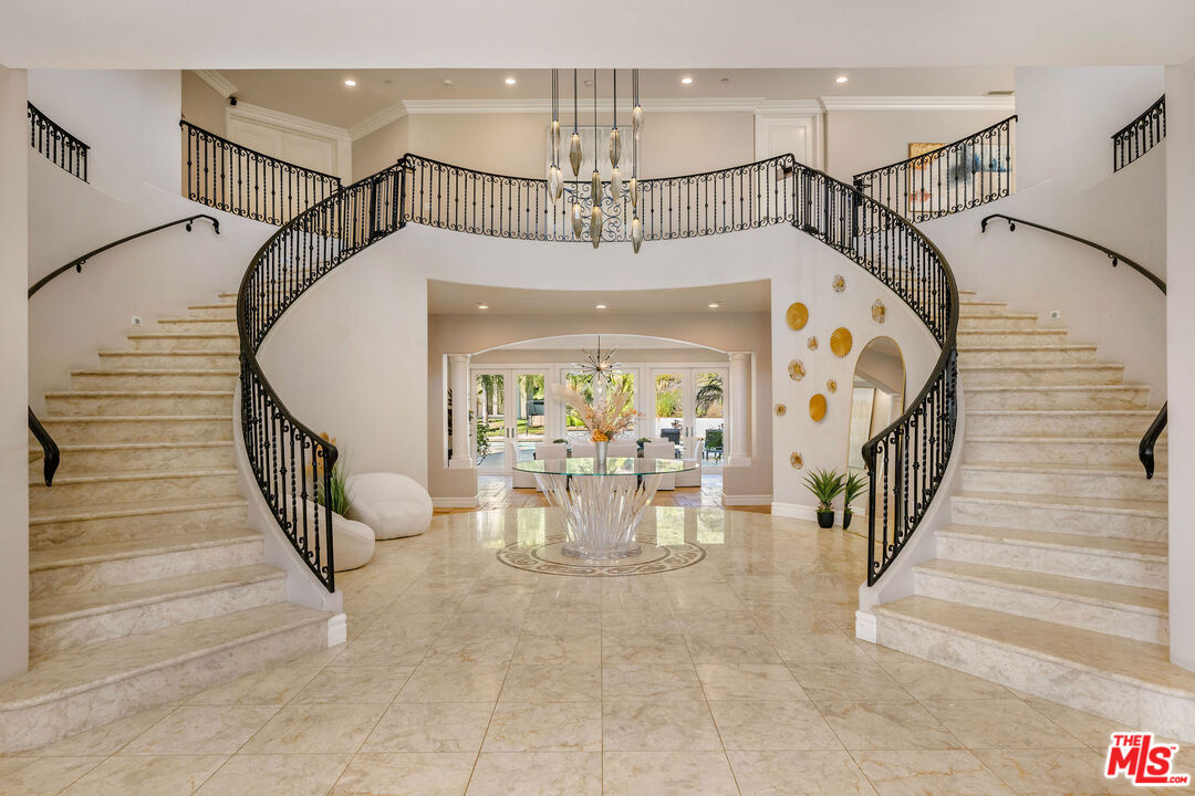 25043 Abercrombie Ln