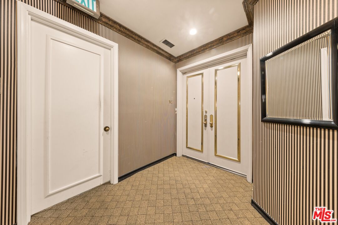 1220 Roxbury Dr Unit: 302