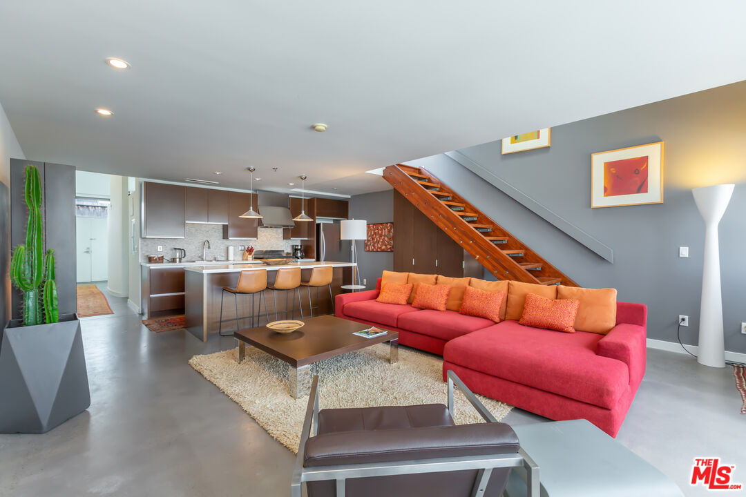 615 Hampton Dr Unit: A304