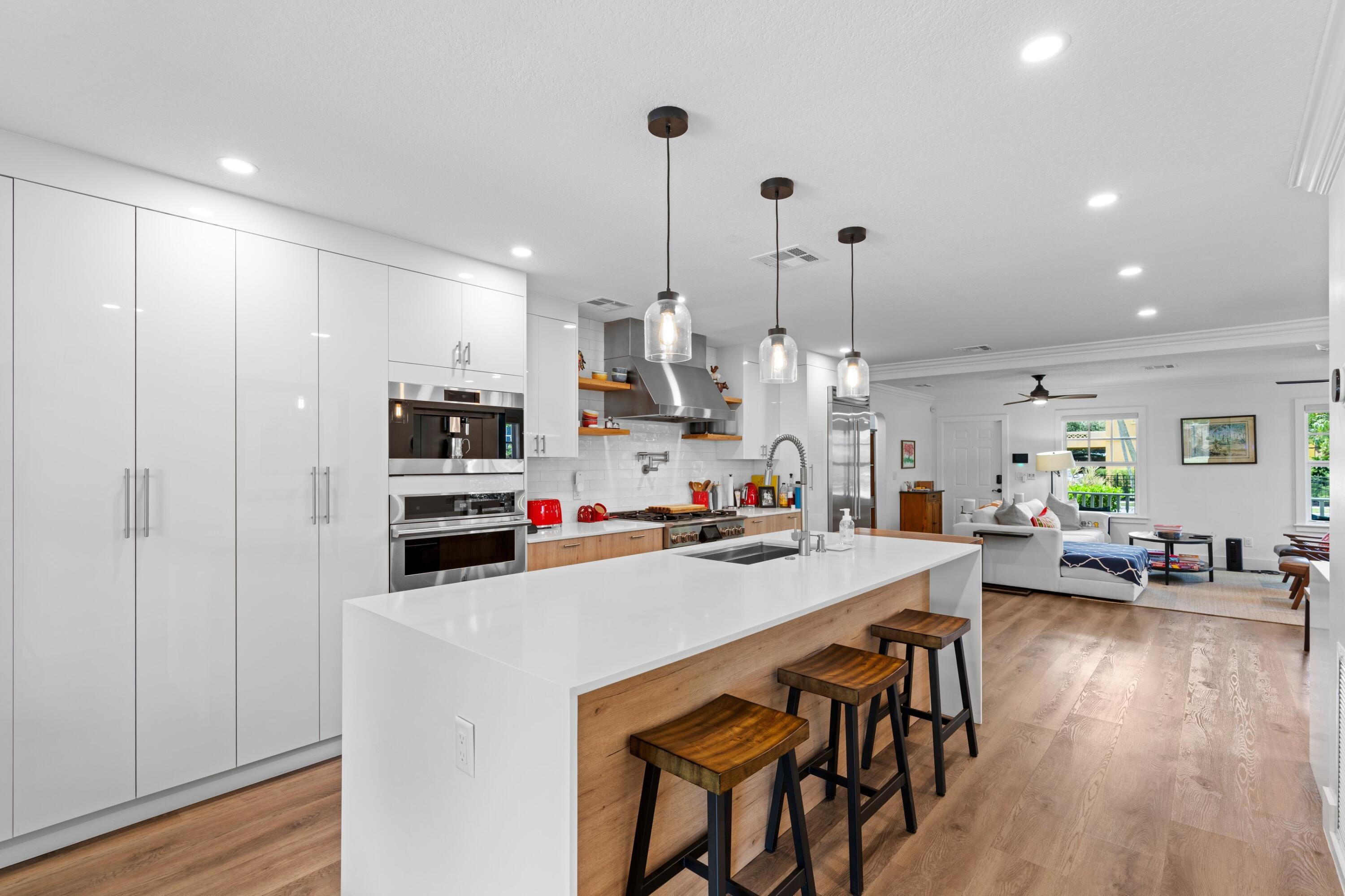 521 33RD Street
