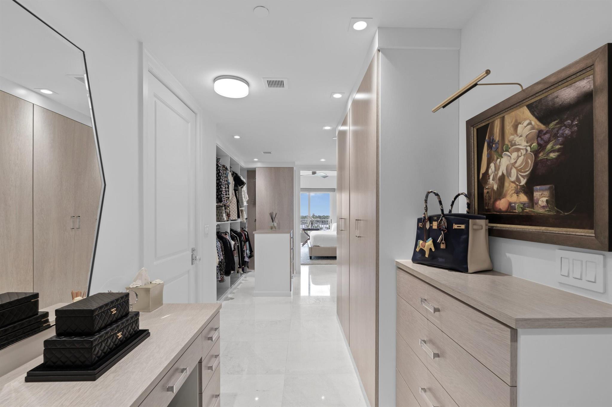 201 S Narcissus Avenue 504