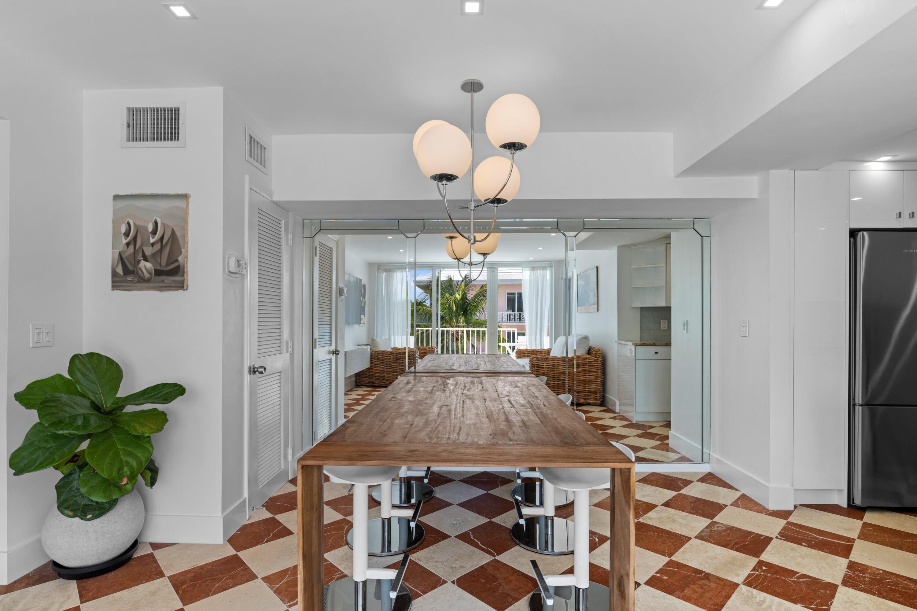 401 Peruvian Avenue 3020