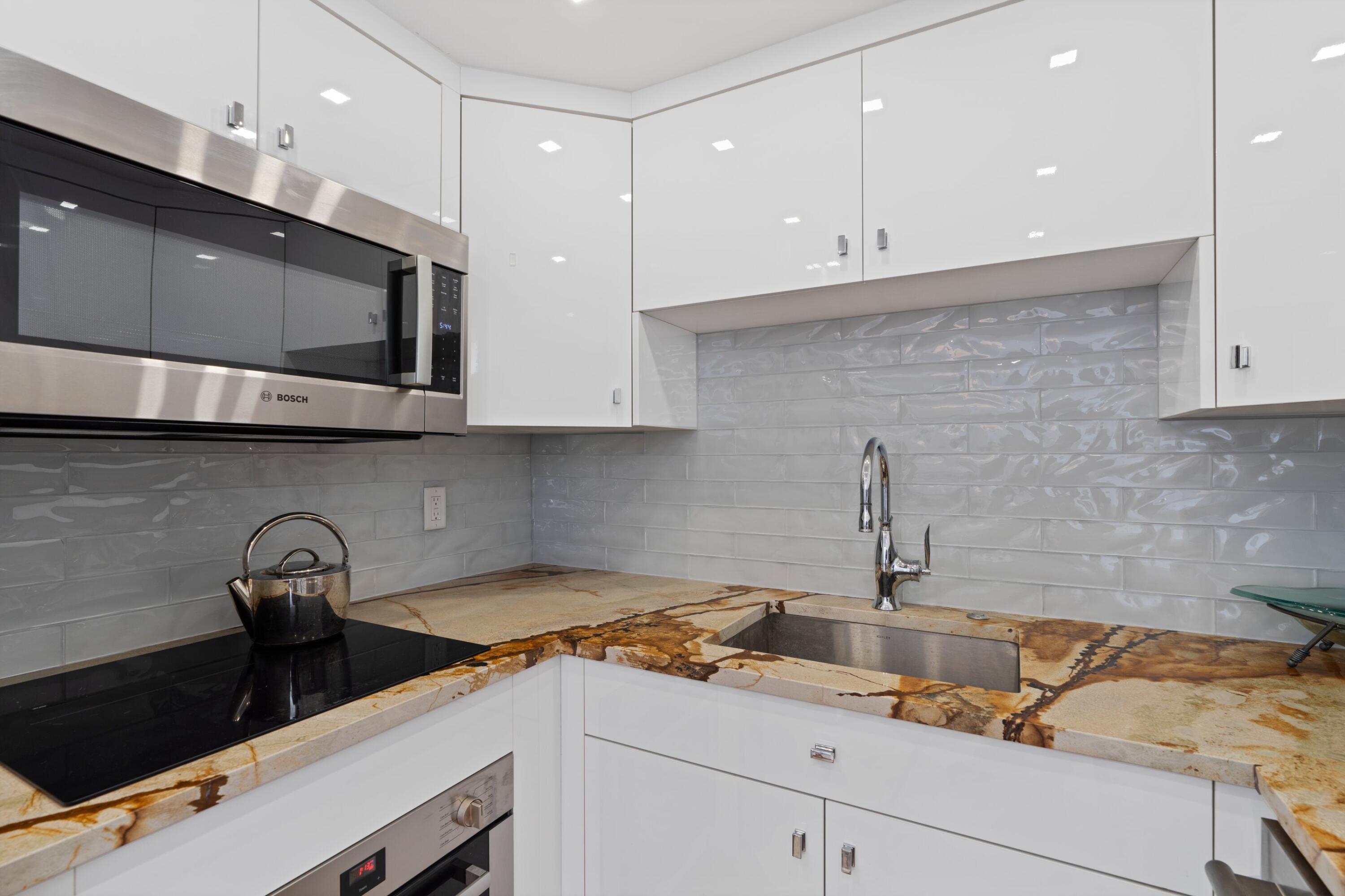 401 Peruvian Avenue 3020