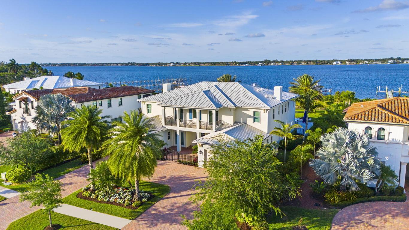 3050 NW Radcliffe Way