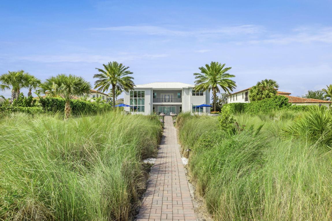 3050 NW Radcliffe Way