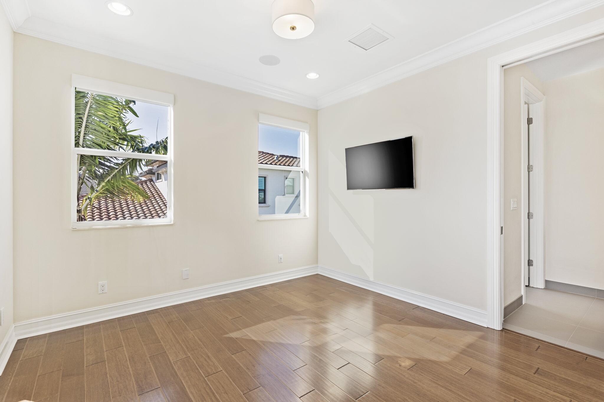 3050 NW Radcliffe Way