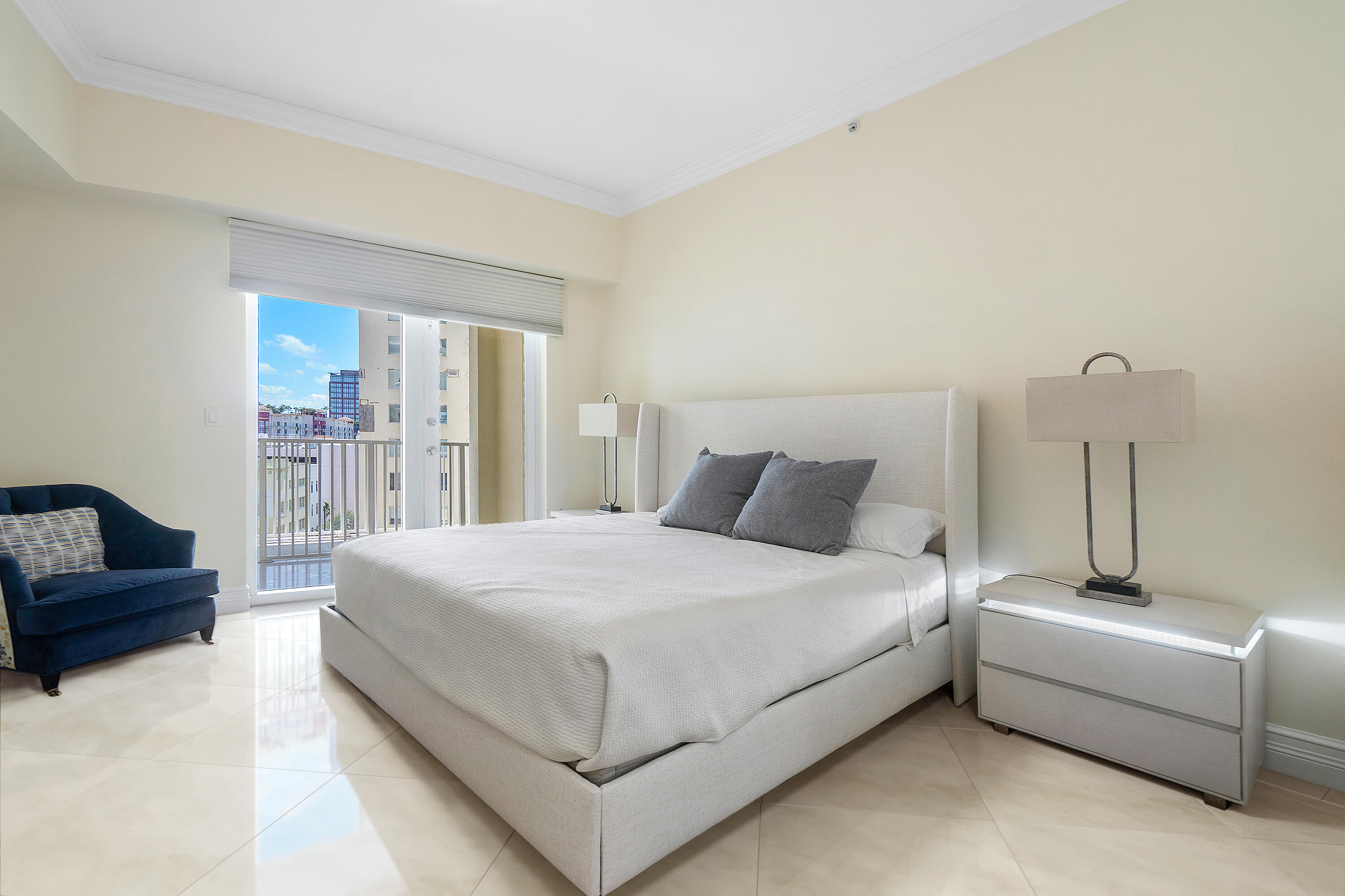 201 S Narcissus Avenue 605