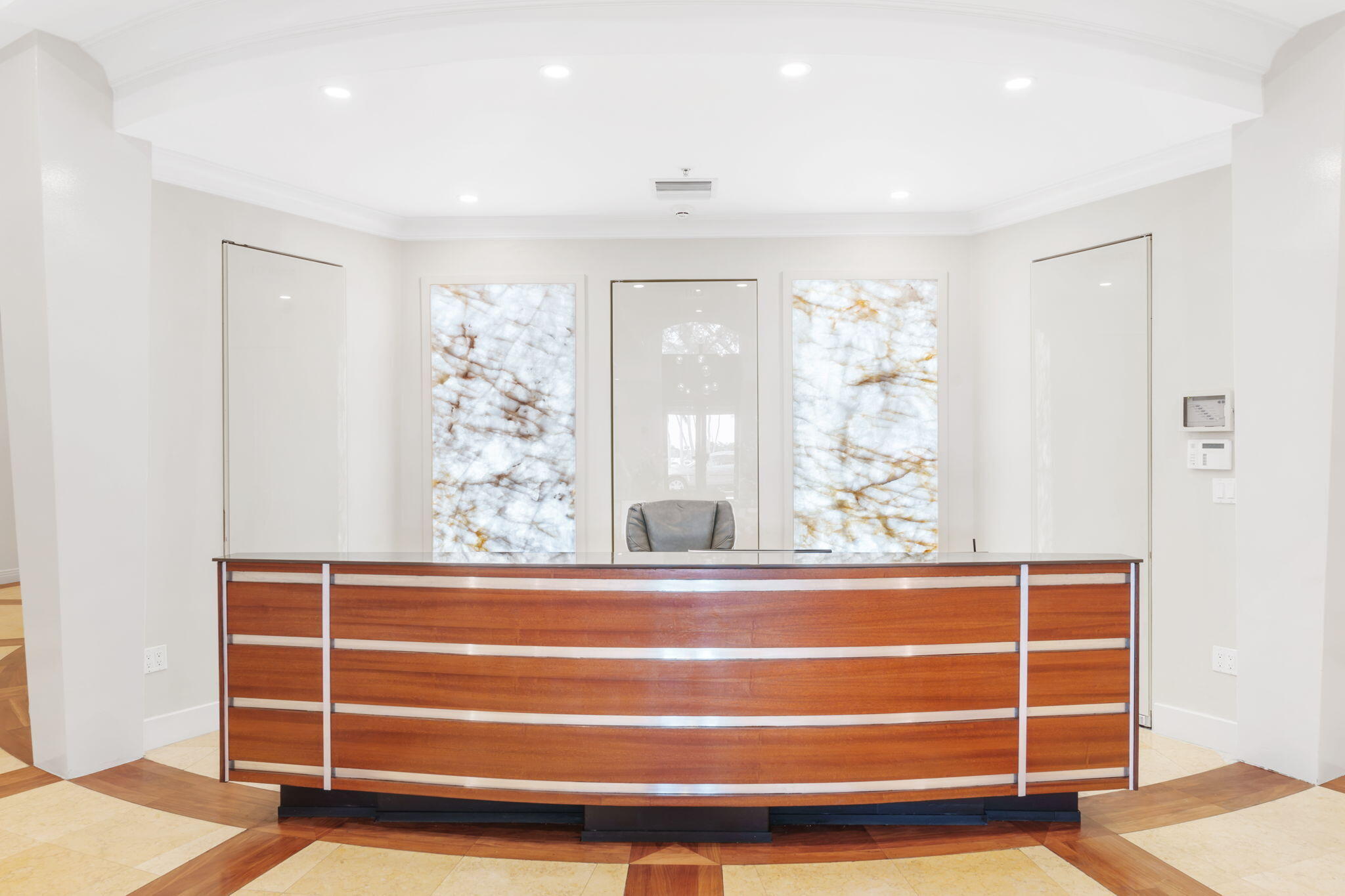 201 S Narcissus Avenue 605