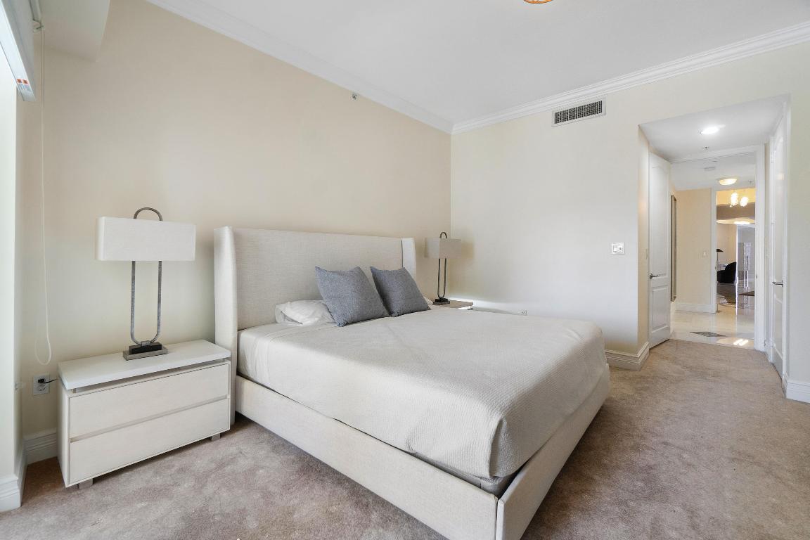 201 S Narcissus Avenue 605