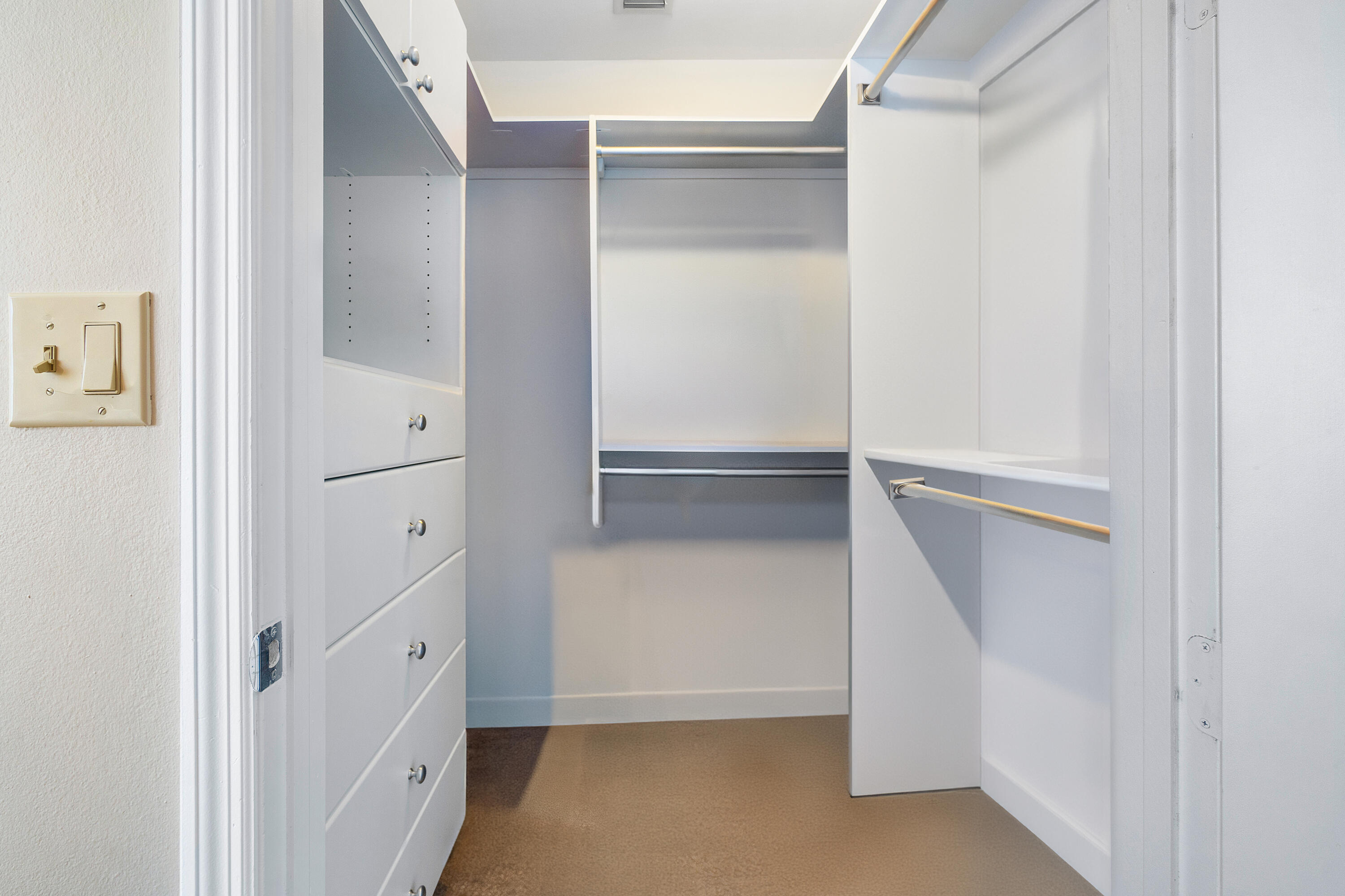 201 S Narcissus Avenue 605