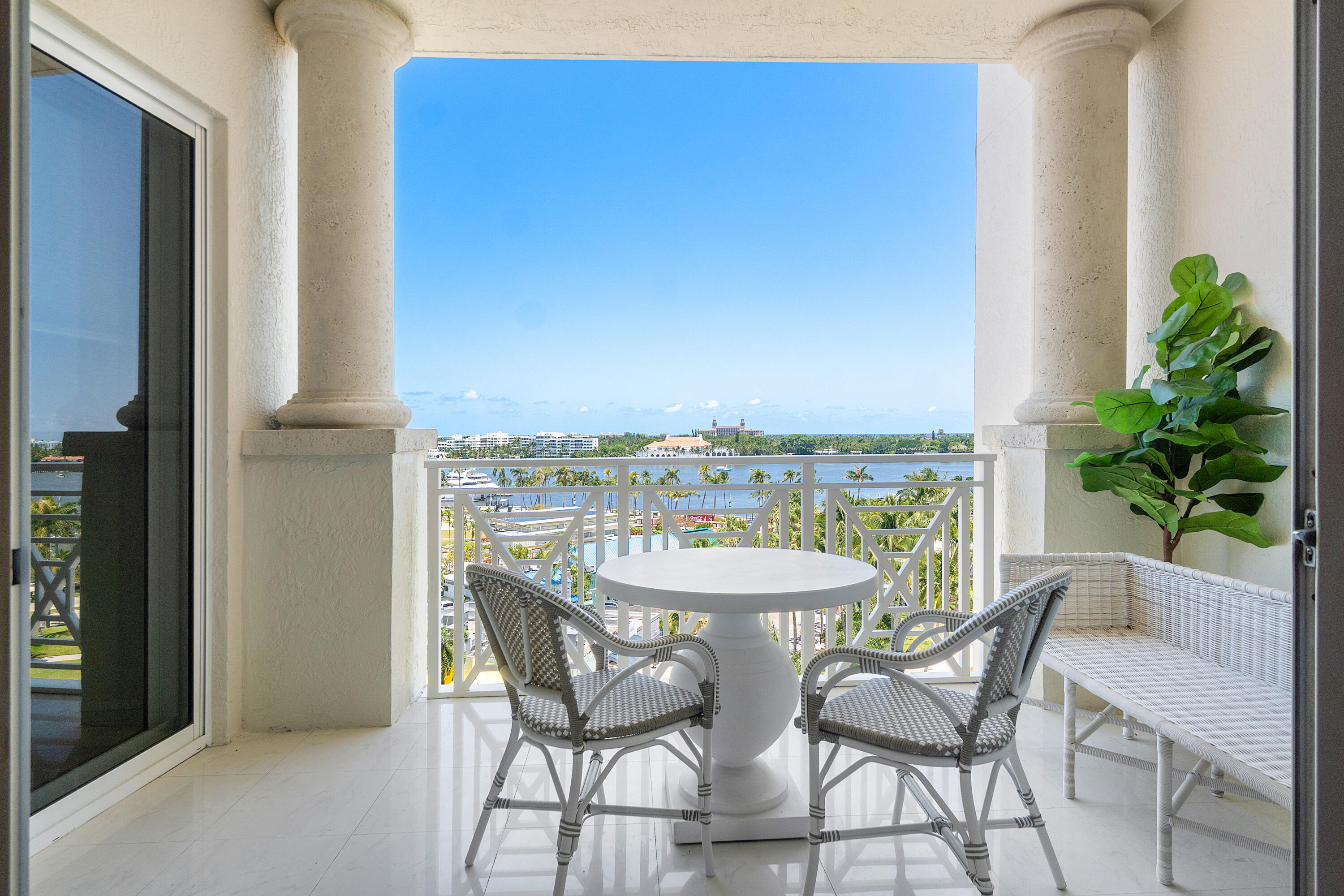 201 S Narcissus Avenue 605