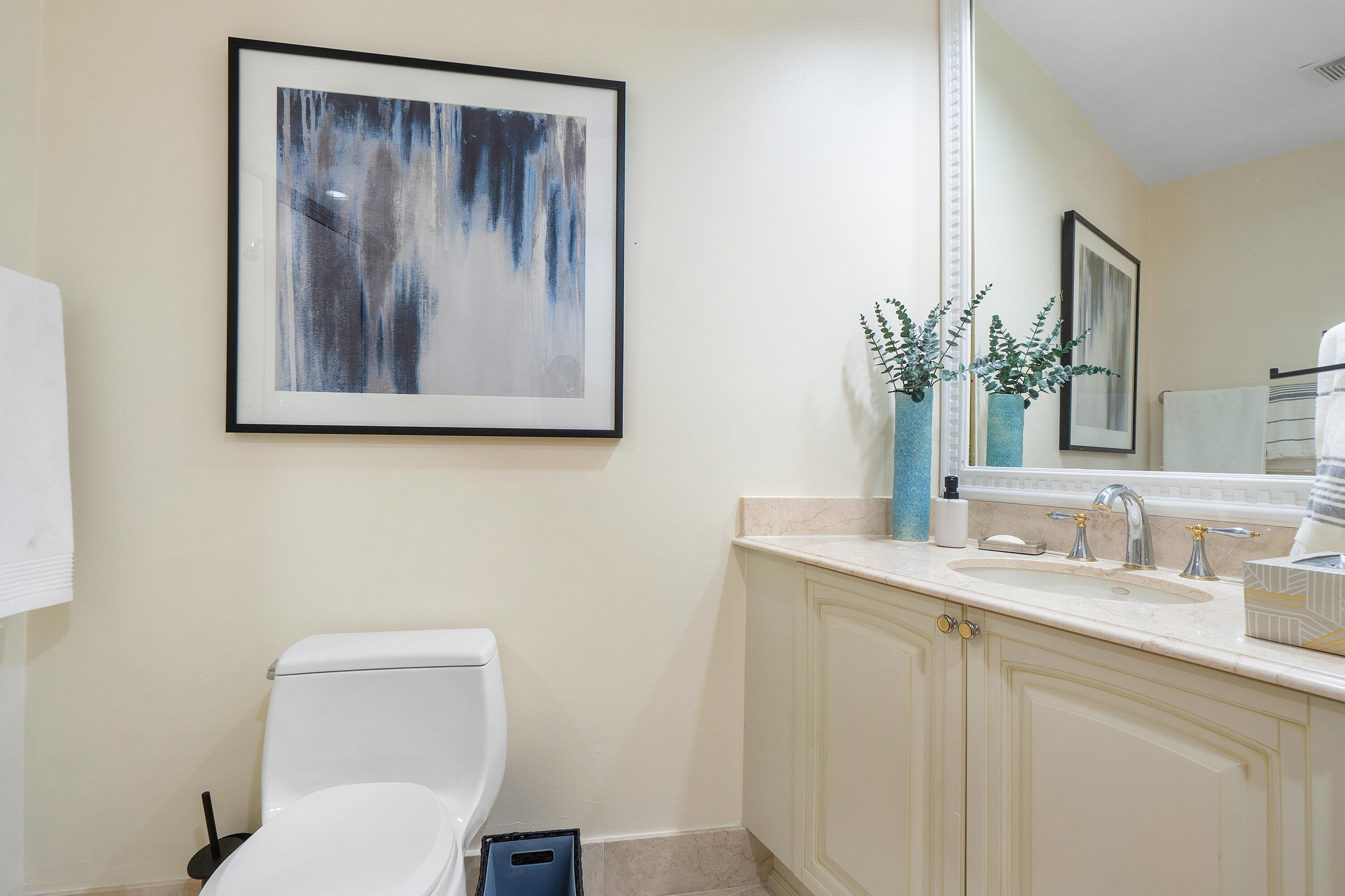 201 S Narcissus Avenue 605