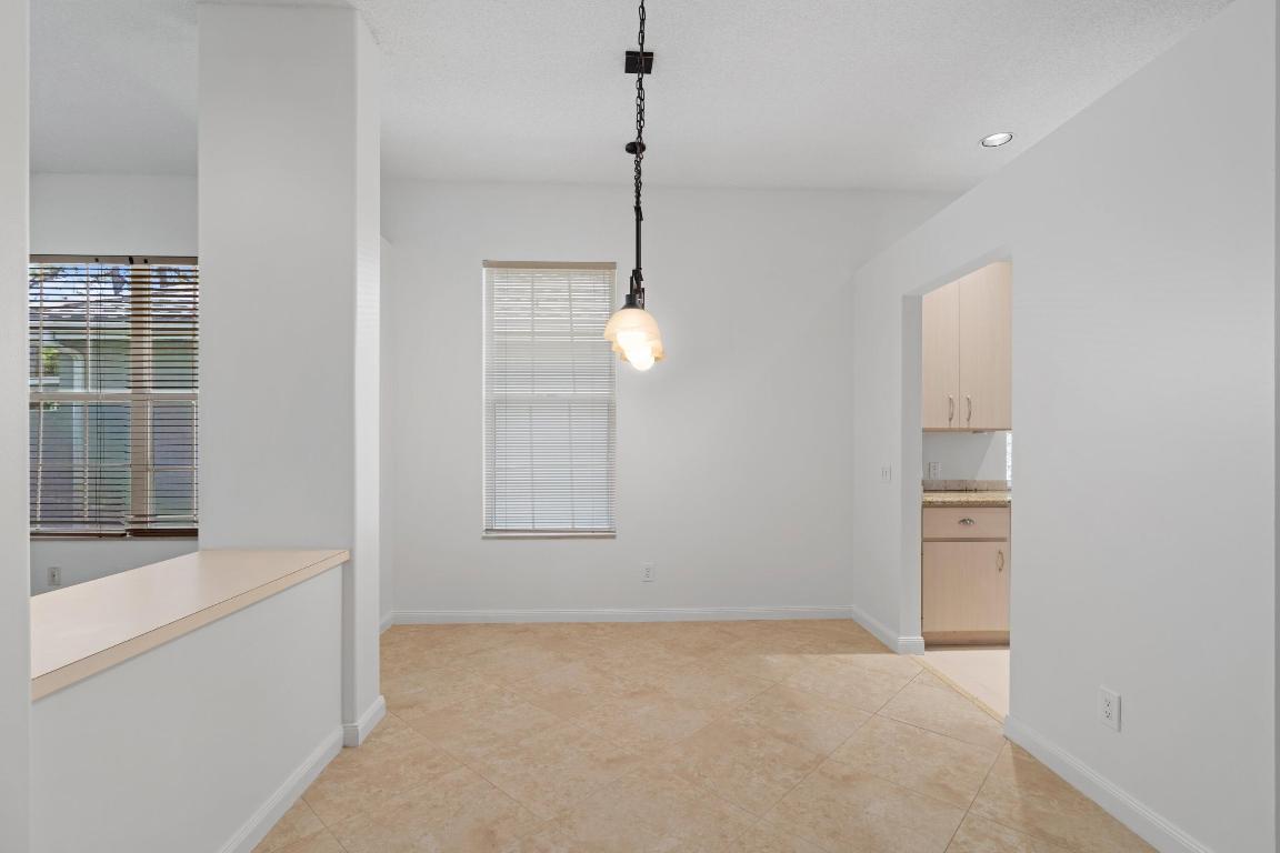 7469 SE Marsh Fern Lane