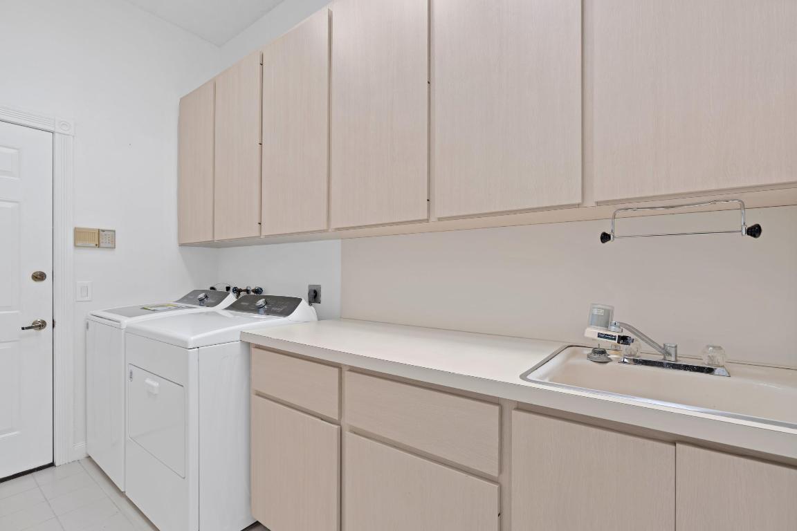 7469 SE Marsh Fern Lane