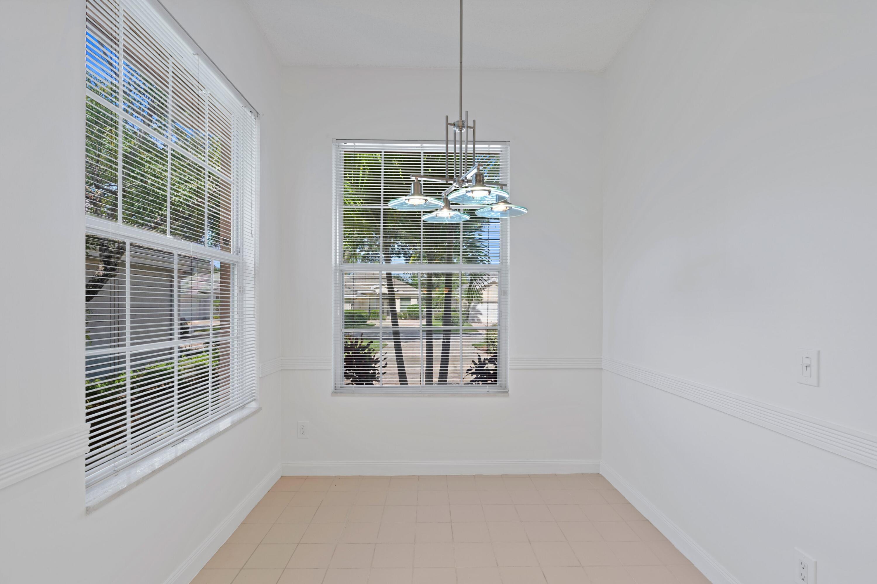 7469 SE Marsh Fern Lane