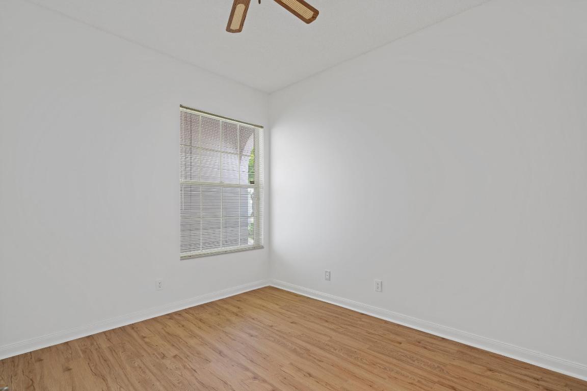 7469 SE Marsh Fern Lane