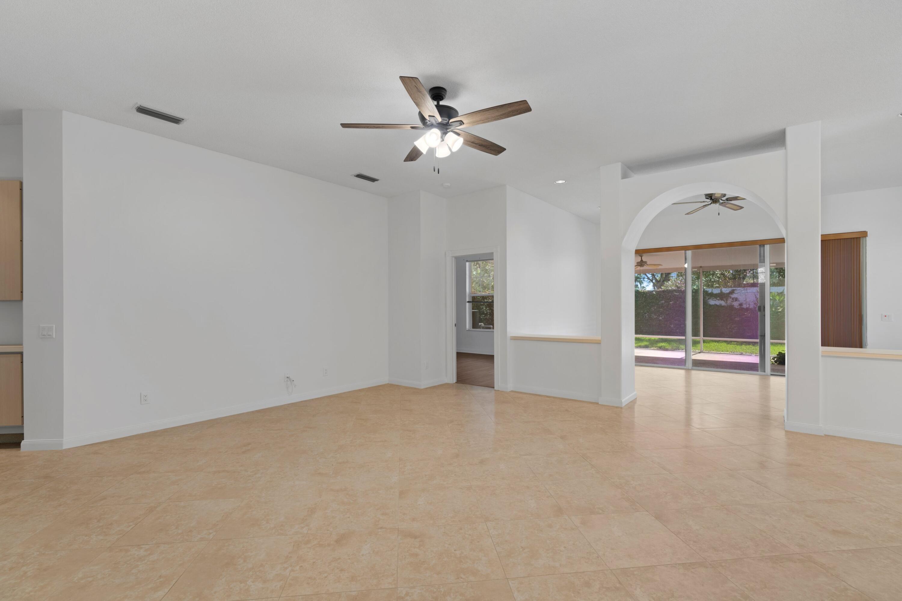 7469 SE Marsh Fern Lane