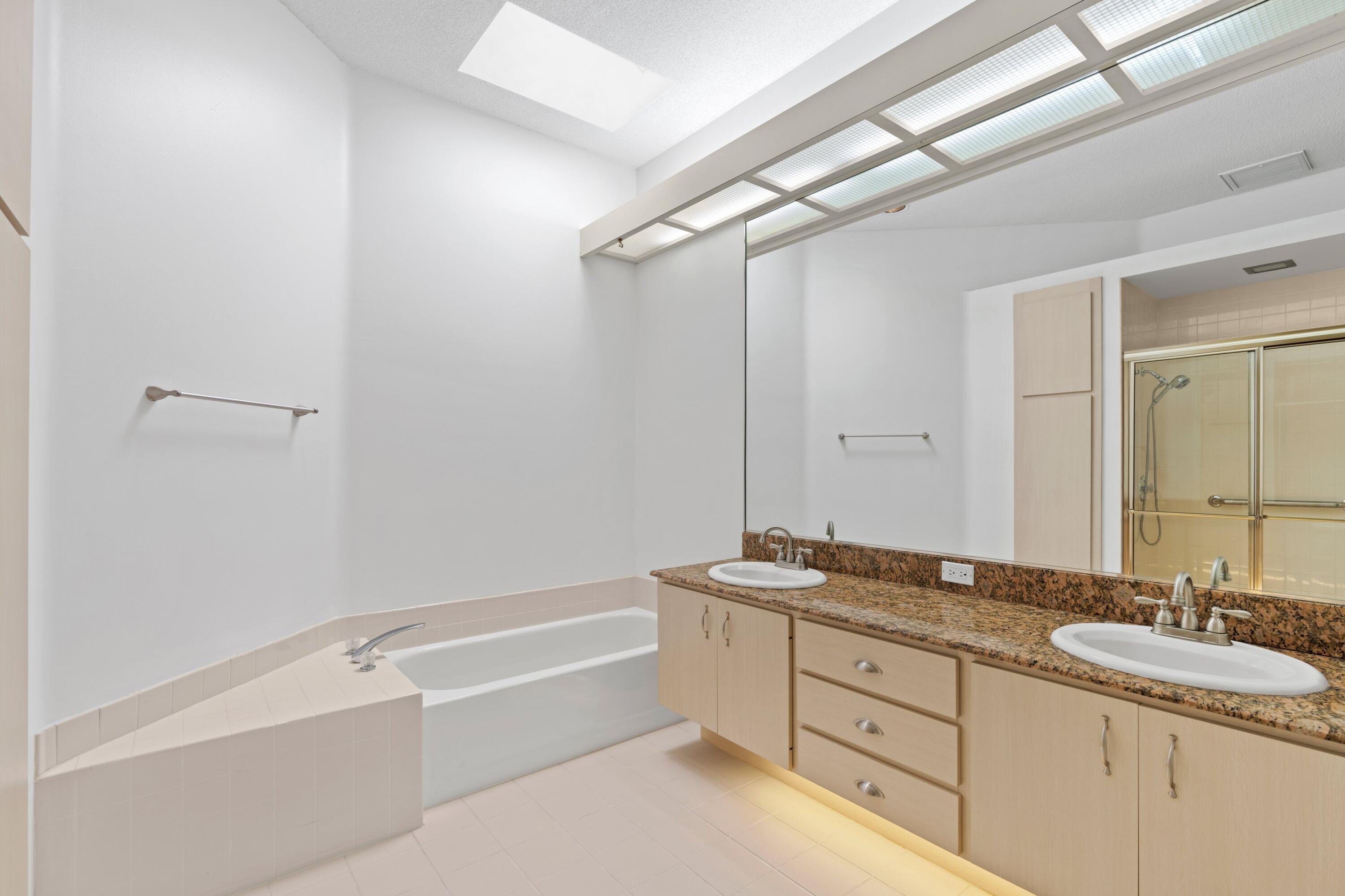 7469 SE Marsh Fern Lane