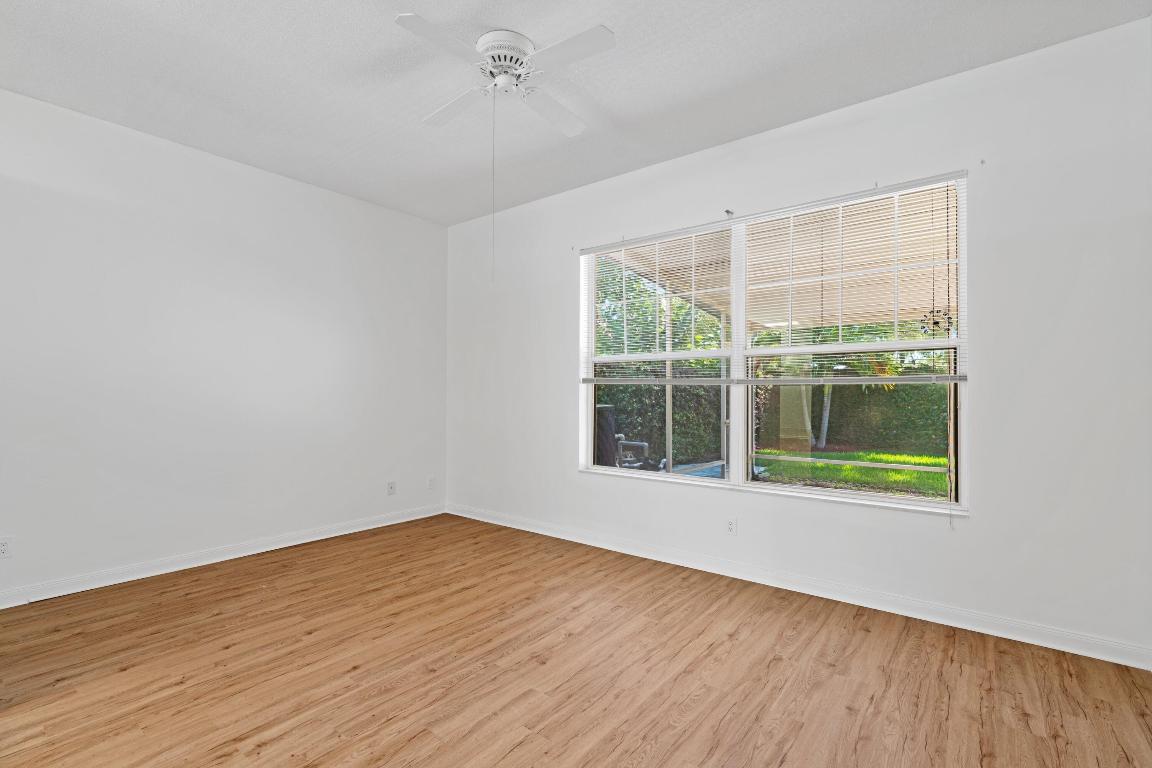 7469 SE Marsh Fern Lane