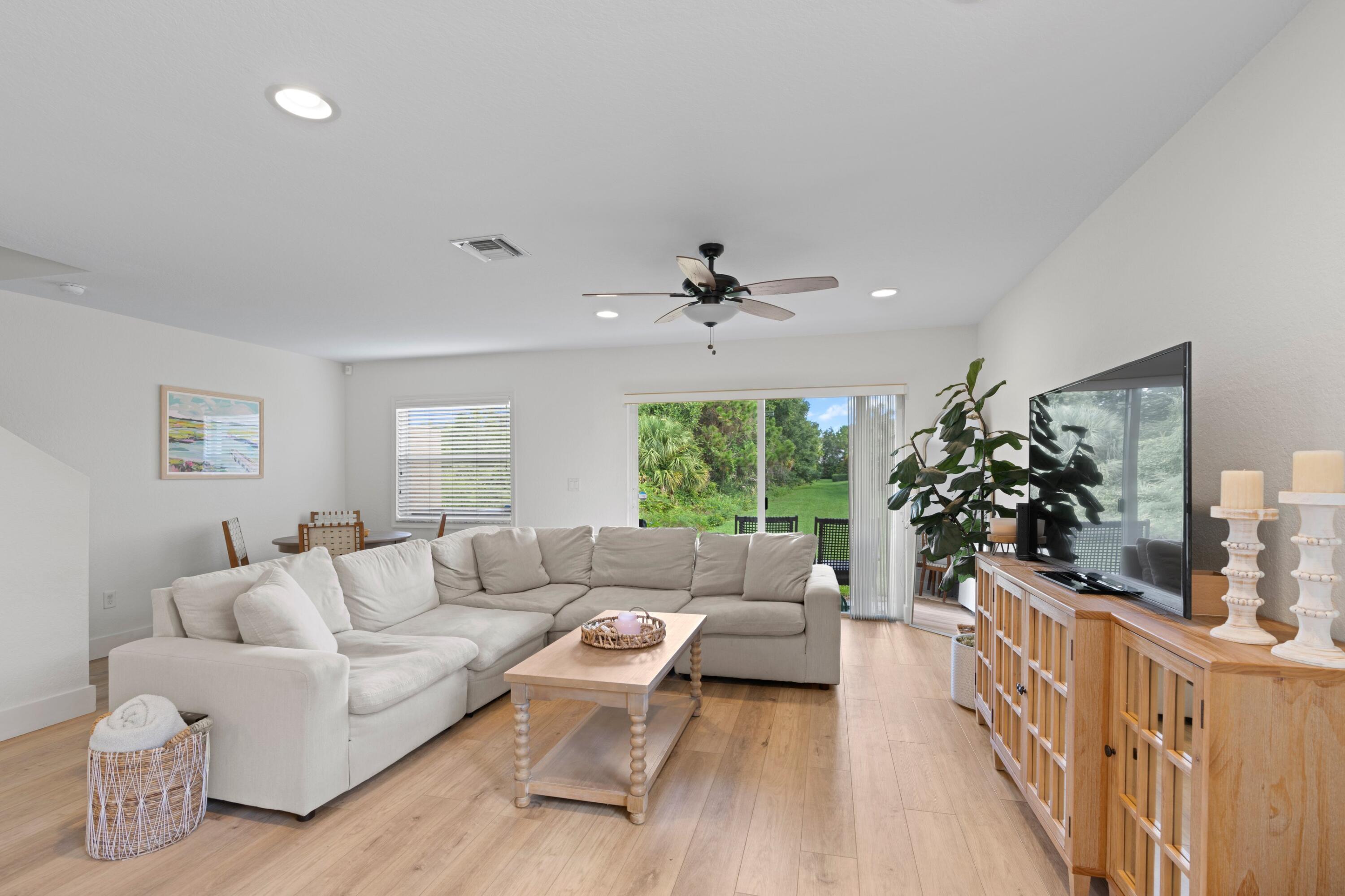 2970 SE Lexington Lakes Drive 2970