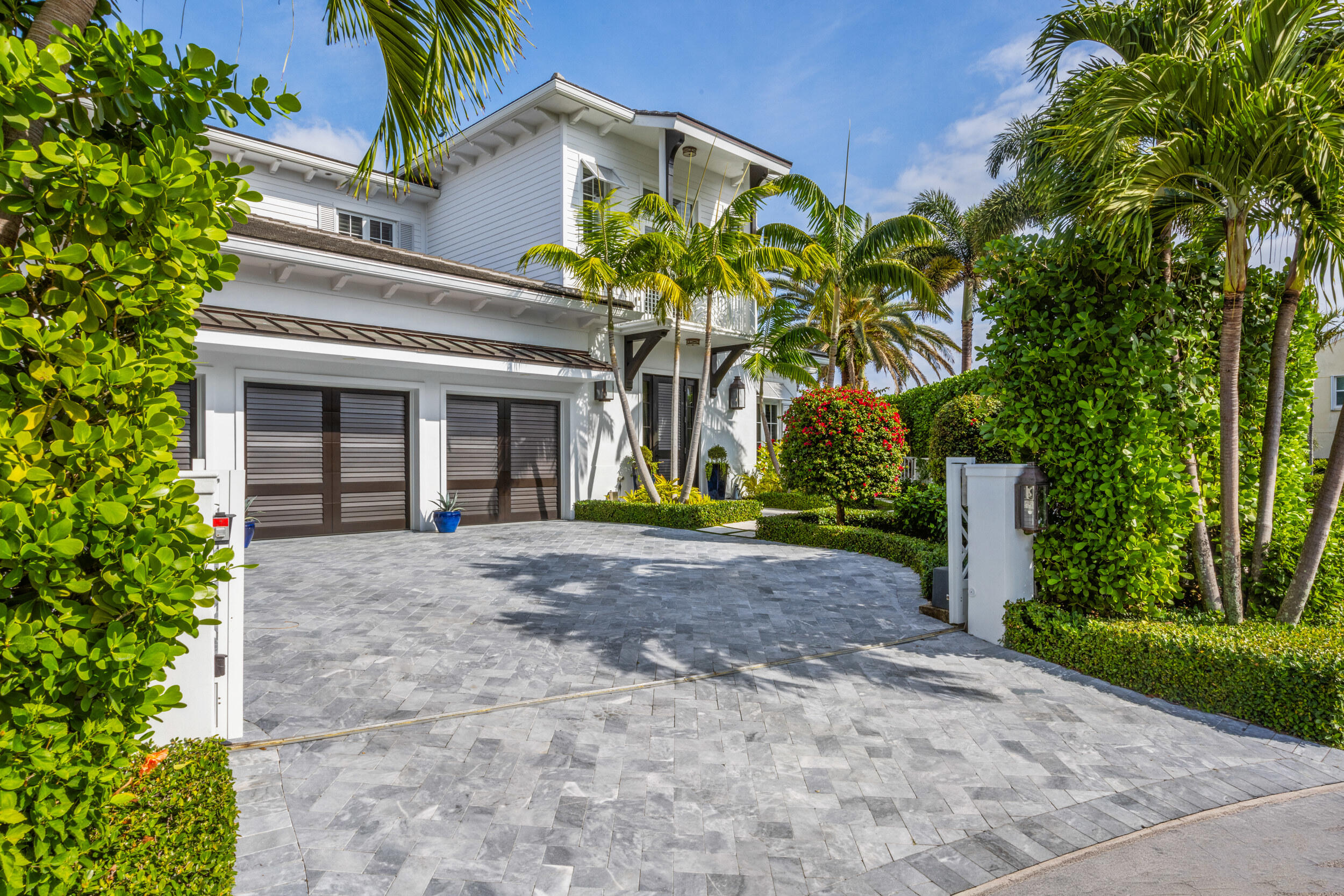1030 Pine Point Road