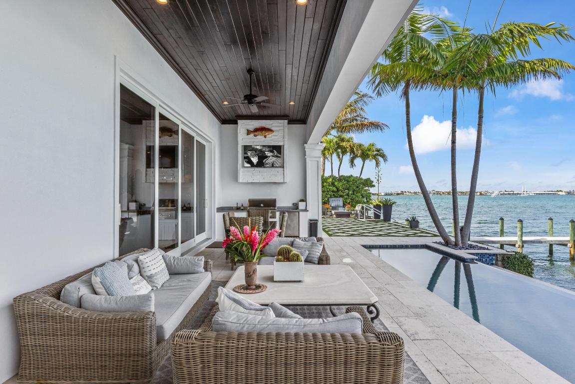 1030 Pine Point Road